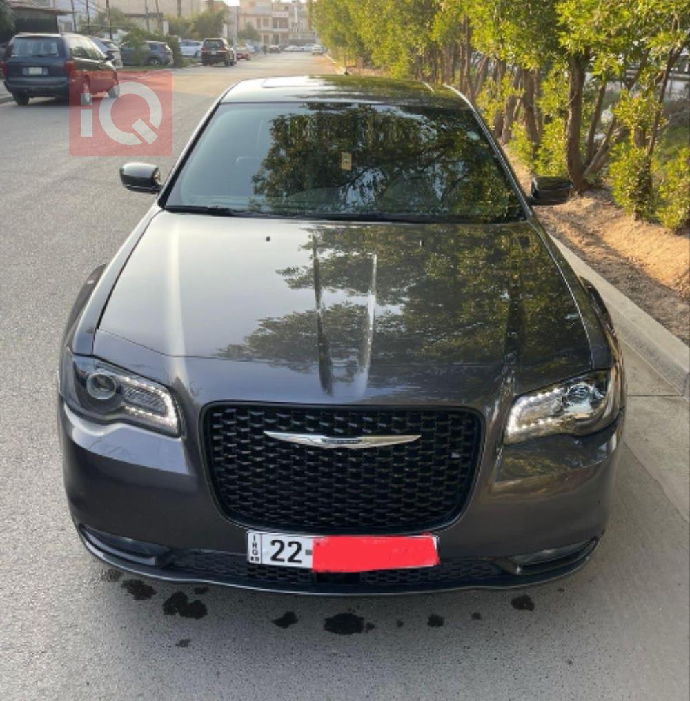 کرایسلەر 300